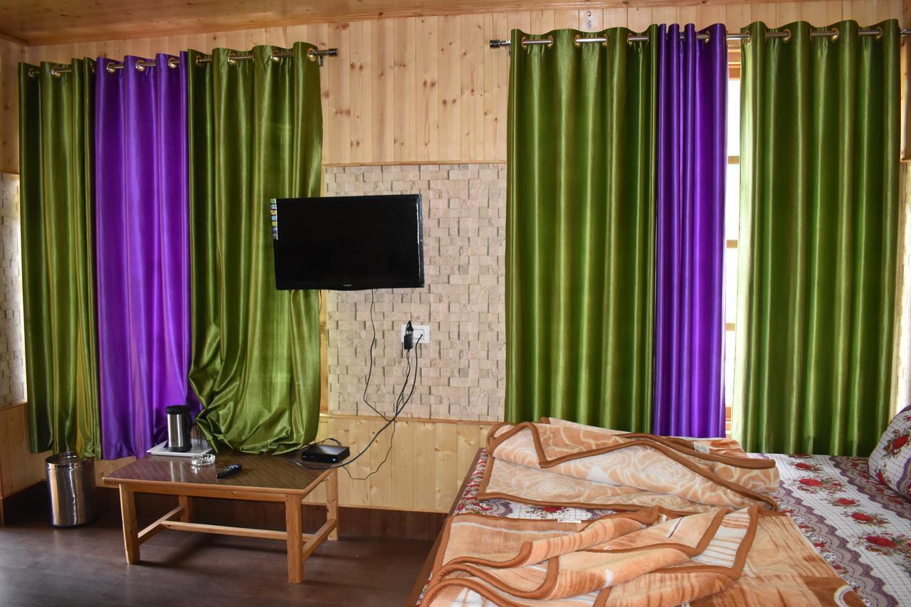 White House Kasol Hotel Esterno foto