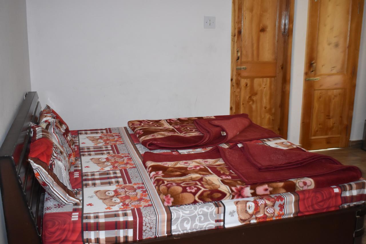 White House Kasol Hotel Esterno foto