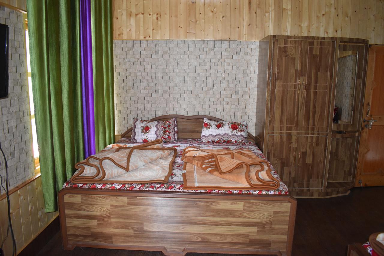 White House Kasol Hotel Esterno foto